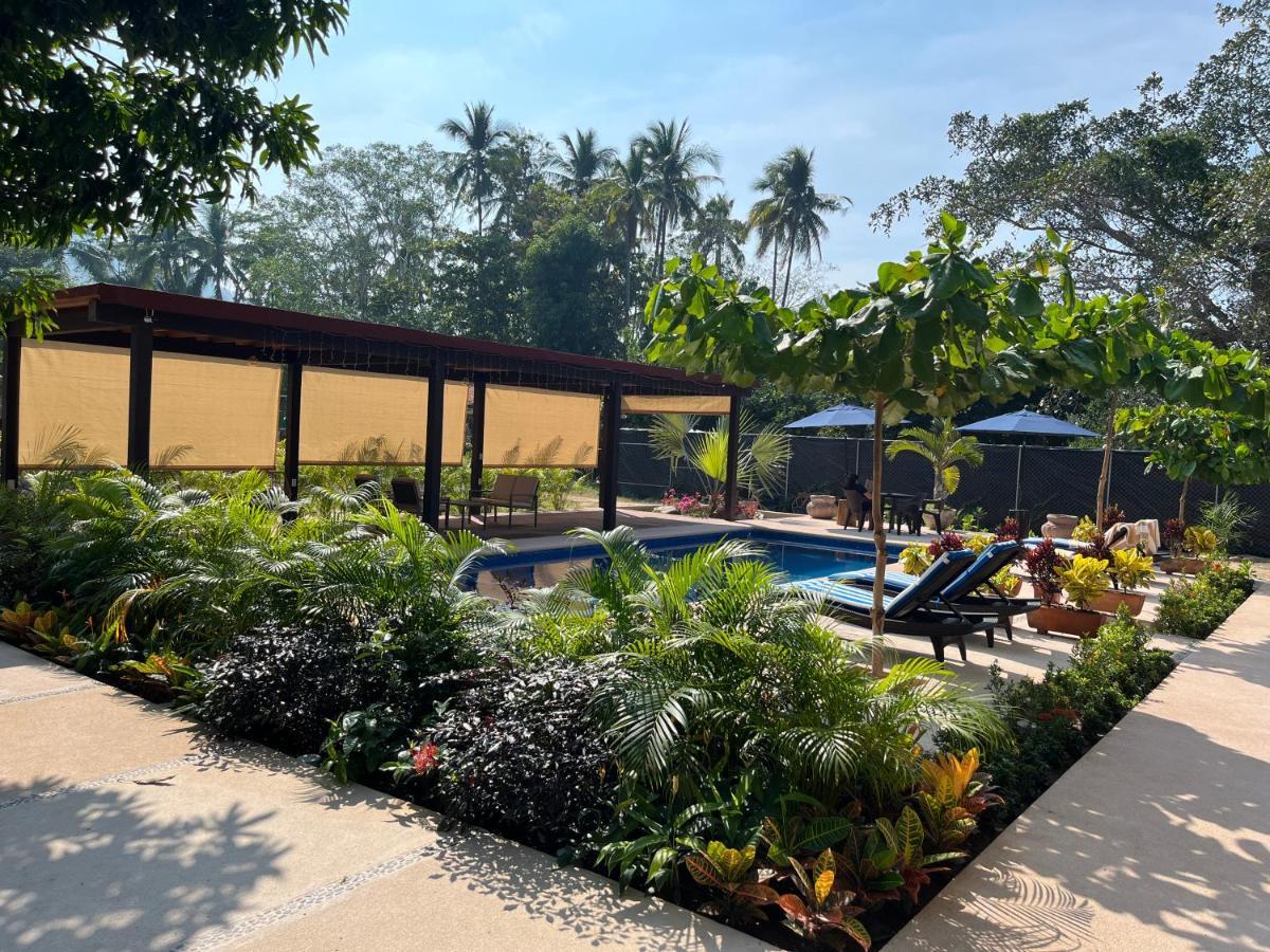 Natura Hotel & Villas Zihuatanejo Exterior photo